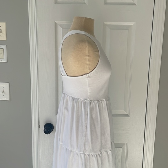 Jcrew White tiered dress with embroidery bottom. - Picture 9 of 10
